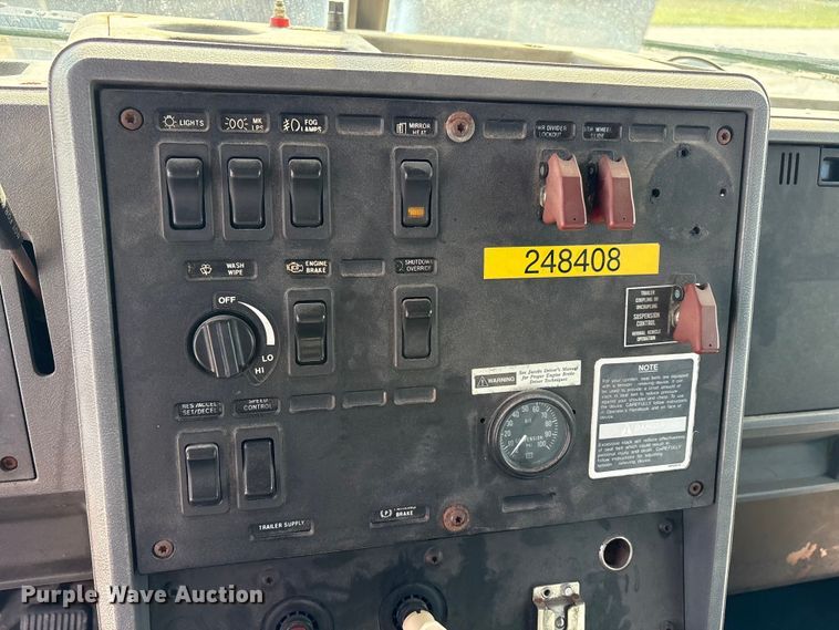 image for item FK1427 1994 Mack CH613 semi truck