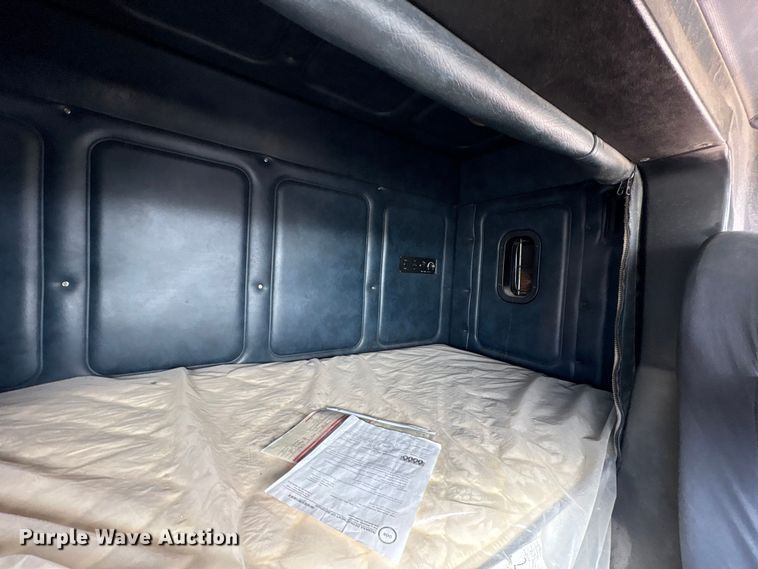 image for item FK1427 1994 Mack CH613 semi truck