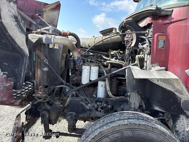 image for item FK1427 1994 Mack CH613 semi truck