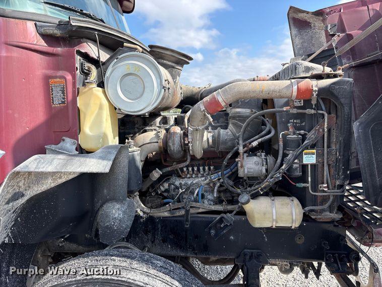 image for item FK1427 1994 Mack CH613 semi truck