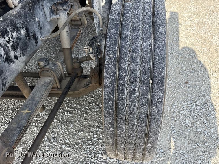 image for item FK1427 1994 Mack CH613 semi truck
