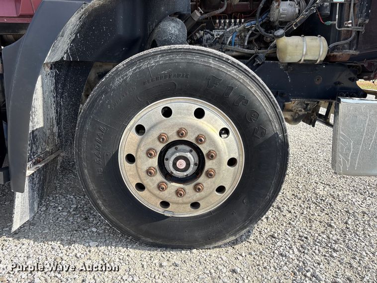 image for item FK1427 1994 Mack CH613 semi truck