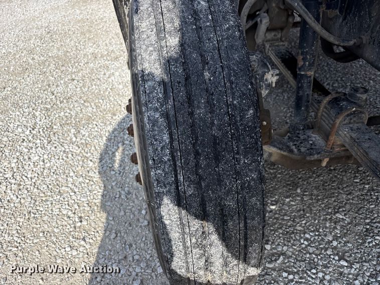 image for item FK1427 1994 Mack CH613 semi truck