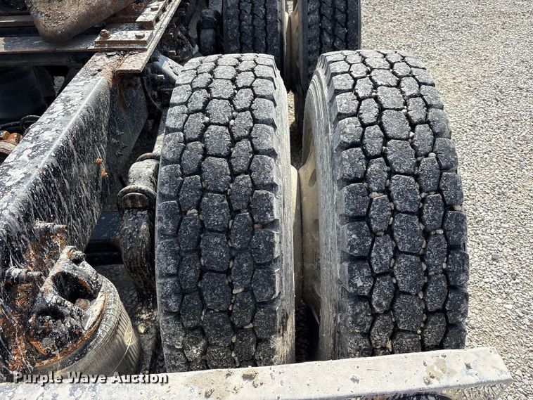 image for item FK1427 1994 Mack CH613 semi truck