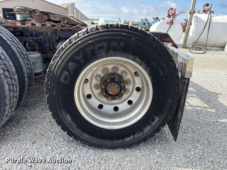image for item FK1427 1994 Mack CH613 semi truck