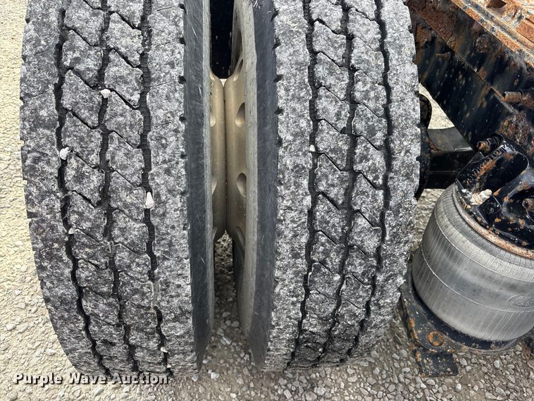 image for item FK1427 1994 Mack CH613 semi truck
