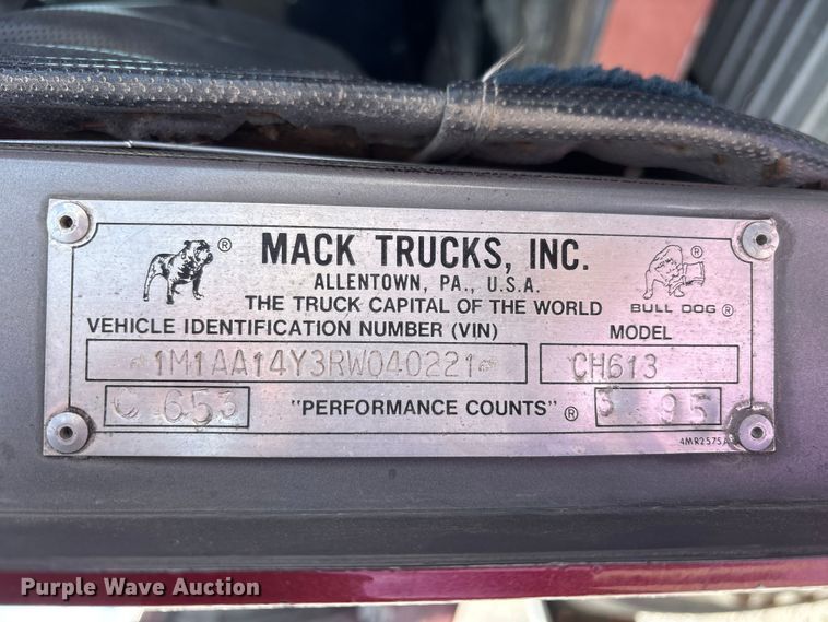 image for item FK1427 1994 Mack CH613 semi truck