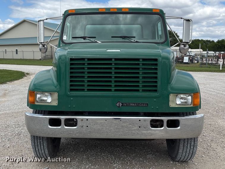 image for item FK1429 2000 International 4900 fuel truck