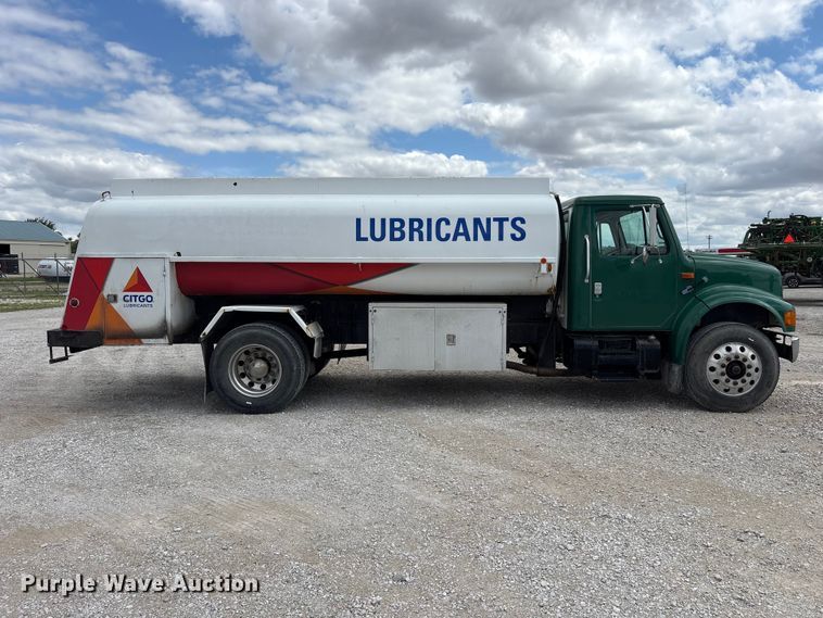 image for item FK1429 2000 International 4900 fuel truck
