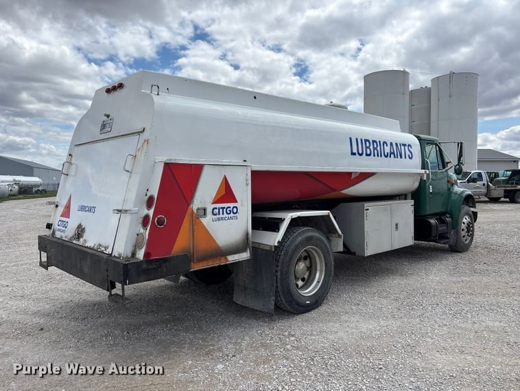 image for item FK1429 2000 International 4900 fuel truck