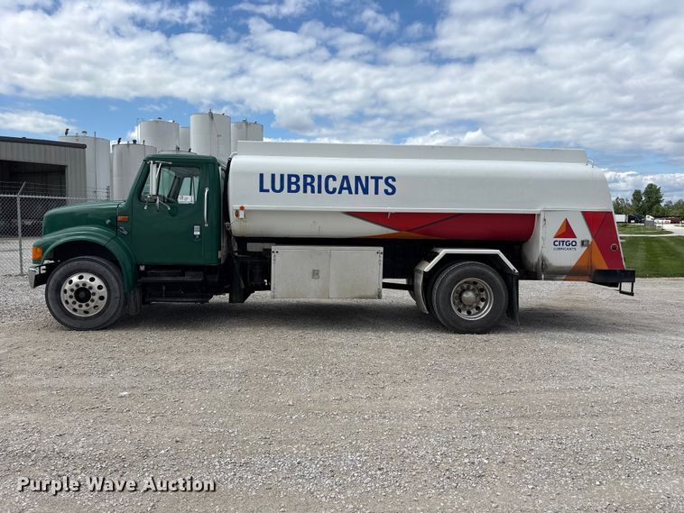 image for item FK1429 2000 International 4900 fuel truck