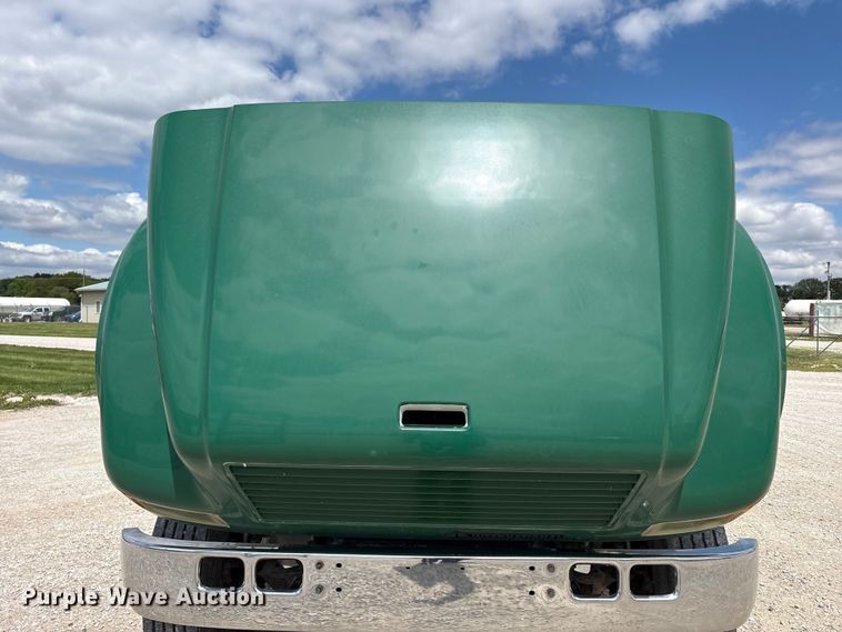 image for item FK1429 2000 International 4900 fuel truck