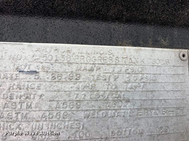 image for item FK1429 2000 International 4900 fuel truck
