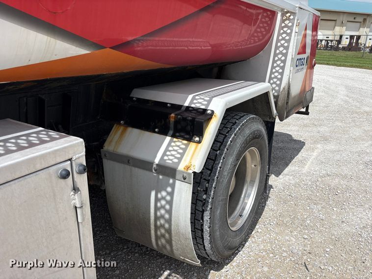 image for item FK1429 2000 International 4900 fuel truck