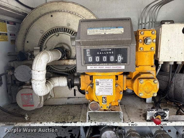image for item FK1429 2000 International 4900 fuel truck
