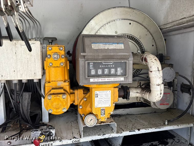 image for item FK1429 2000 International 4900 fuel truck