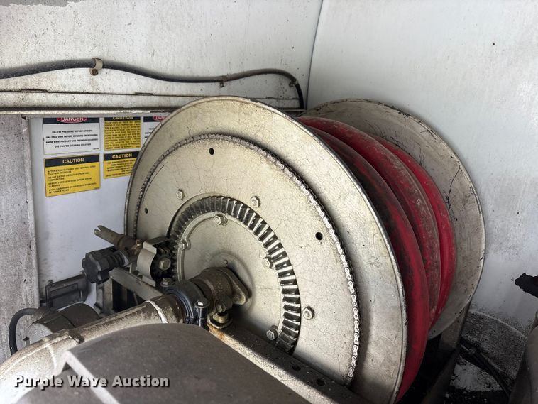 image for item FK1429 2000 International 4900 fuel truck