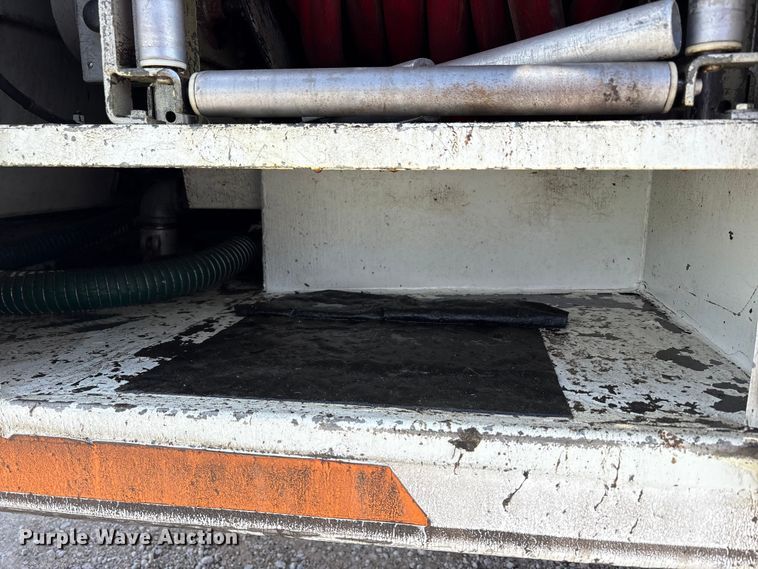 image for item FK1429 2000 International 4900 fuel truck