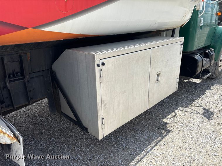 image for item FK1429 2000 International 4900 fuel truck