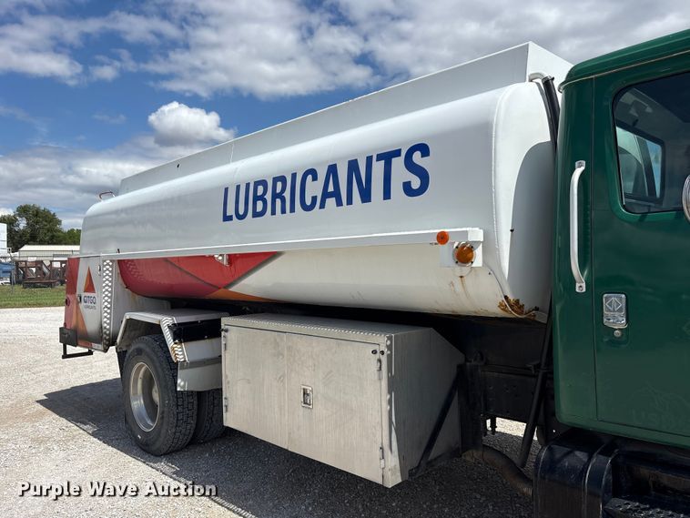 image for item FK1429 2000 International 4900 fuel truck