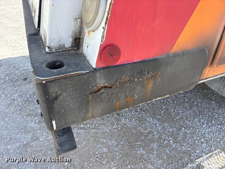 image for item FK1429 2000 International 4900 fuel truck