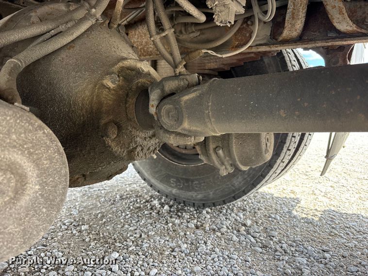 image for item FK1429 2000 International 4900 fuel truck