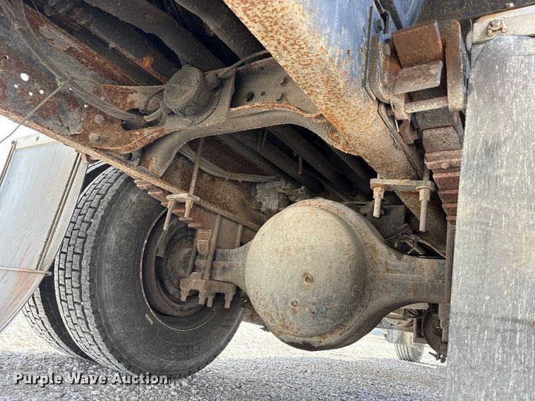 image for item FK1429 2000 International 4900 fuel truck