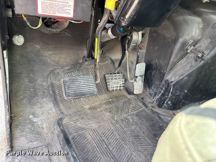 image for item FK1429 2000 International 4900 fuel truck