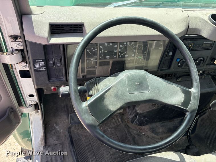 image for item FK1429 2000 International 4900 fuel truck
