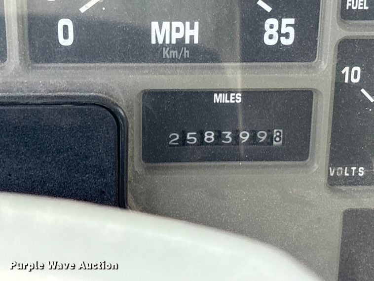 image for item FK1429 2000 International 4900 fuel truck