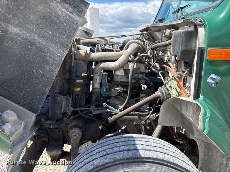 image for item FK1429 2000 International 4900 fuel truck