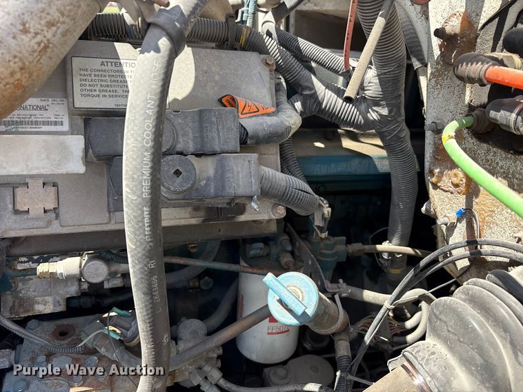 image for item FK1429 2000 International 4900 fuel truck