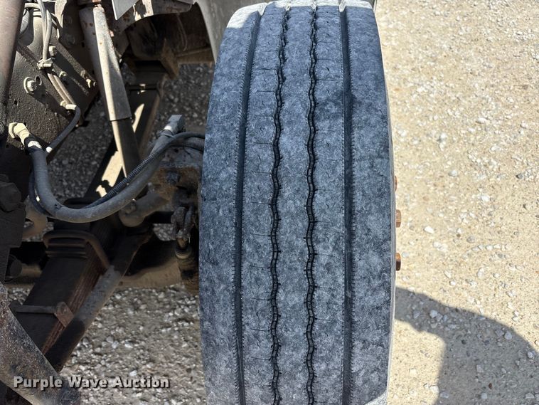 image for item FK1429 2000 International 4900 fuel truck