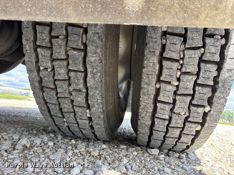 image for item FK1429 2000 International 4900 fuel truck
