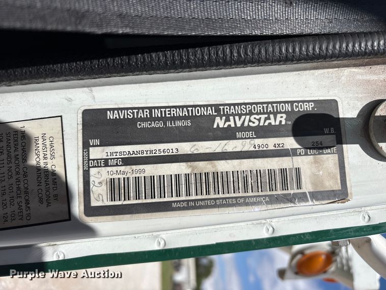 image for item FK1429 2000 International 4900 fuel truck