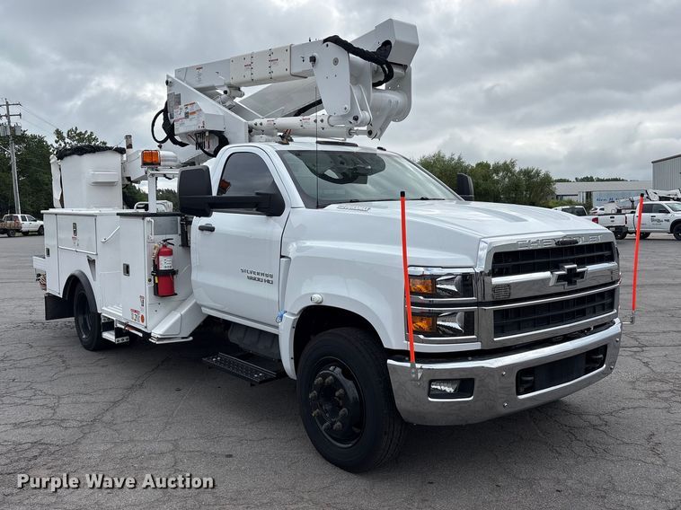 image for item FK2080 2023 Chevrolet Silverado 5500 HD bucket truck