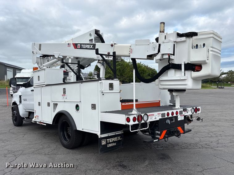 image for item FK2080 2023 Chevrolet Silverado 5500 HD bucket truck