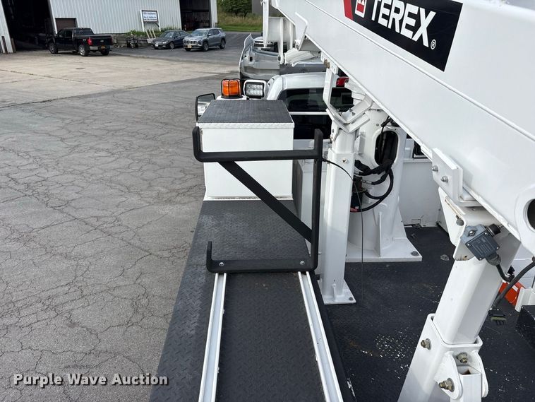 image for item FK2080 2023 Chevrolet Silverado 5500 HD bucket truck