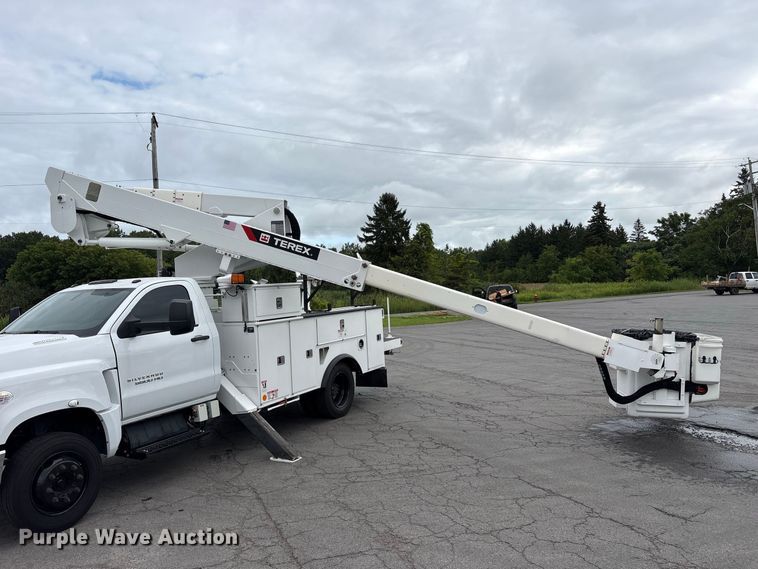 image for item FK2080 2023 Chevrolet Silverado 5500 HD bucket truck