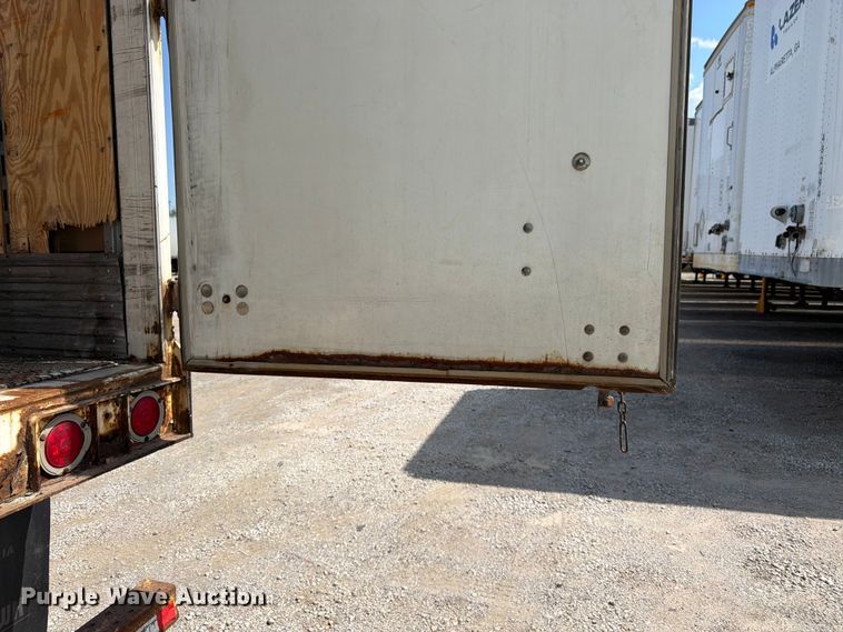 image for item FK3151 2005 Wabash dry van trailer