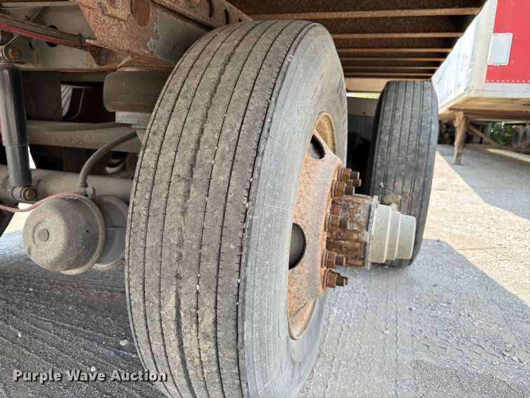 image for item FK3151 2005 Wabash dry van trailer