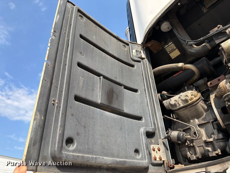 image for item FK3224 2003 Great Dane 7811TZ-1A refrigerated van trailer