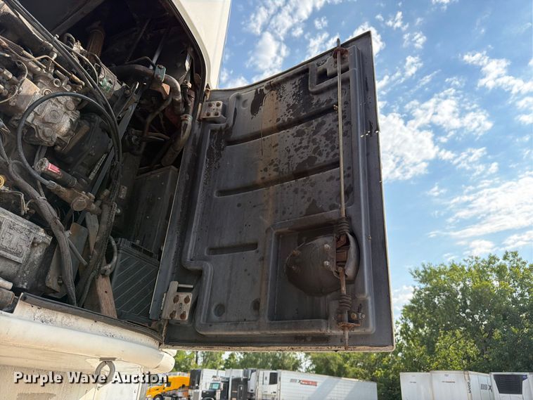 image for item FK3224 2003 Great Dane 7811TZ-1A refrigerated van trailer