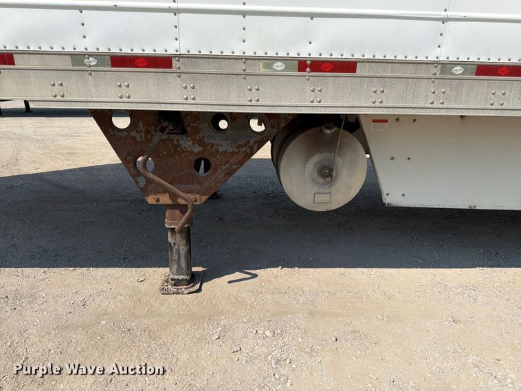 image for item FK3228 2010 Utility 3000R refrigerated van trailer