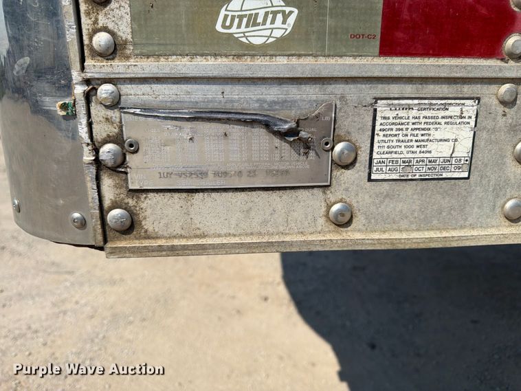 image for item FK3228 2010 Utility 3000R refrigerated van trailer
