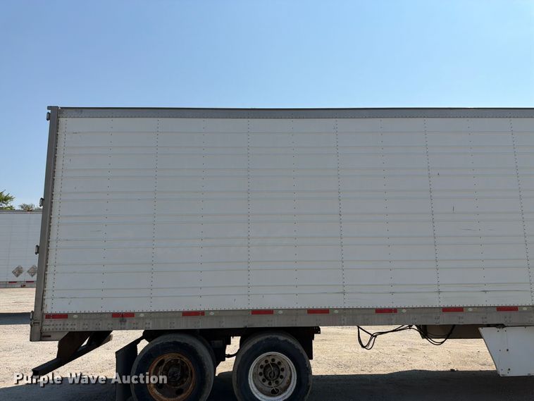 image for item FK3228 2010 Utility 3000R refrigerated van trailer