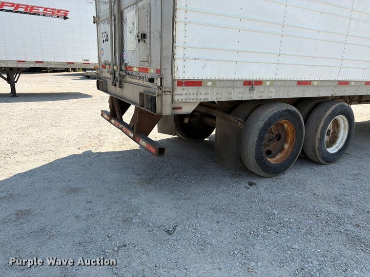 image for item FK3228 2010 Utility 3000R refrigerated van trailer