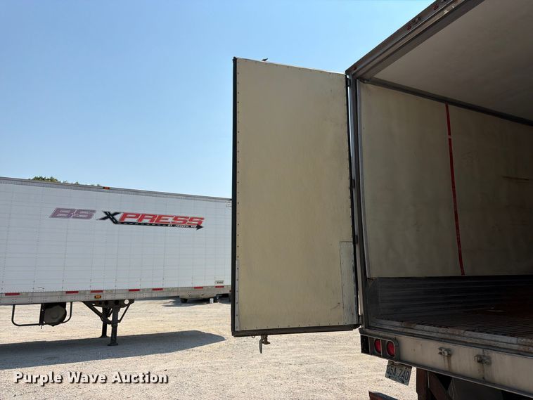 image for item FK3228 2010 Utility 3000R refrigerated van trailer