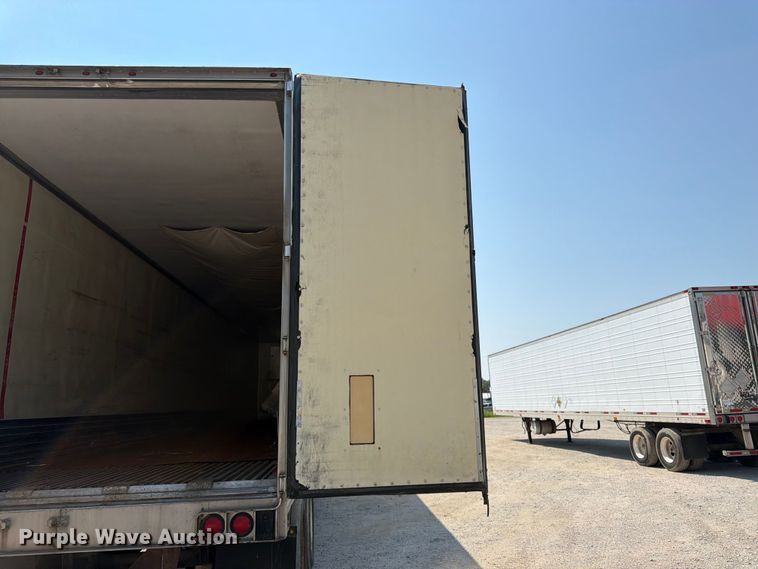 image for item FK3228 2010 Utility 3000R refrigerated van trailer