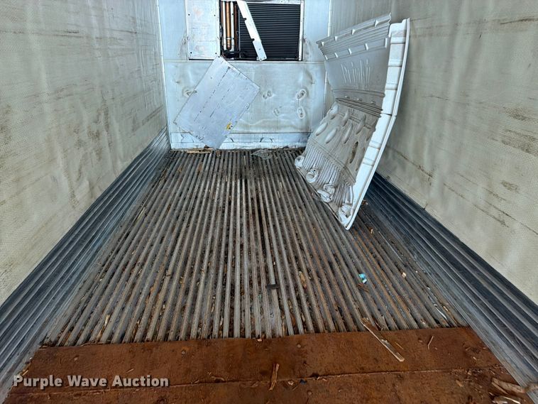 image for item FK3228 2010 Utility 3000R refrigerated van trailer